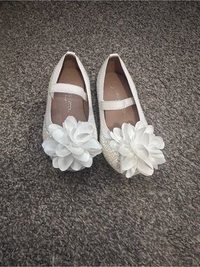 Falls Creek White Glitter Flower Mary Jane Flats for Kids